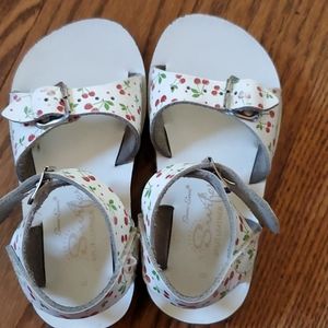 Surfer Cherry Saltwater Sandals